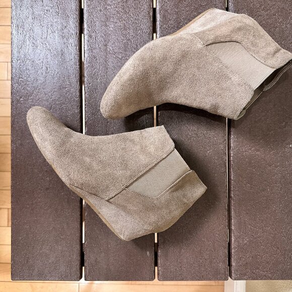 NINE WEST Suede Wedge Laynao Bootie Shootie Ankle Boot - Size 8M - Picture 2 of 16